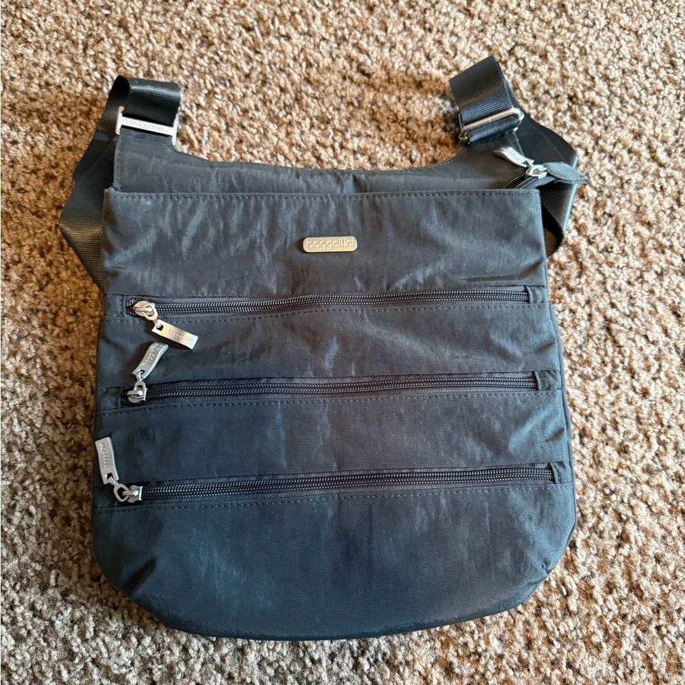 Baggallini Big Zipper Bag - Charcoal Gray